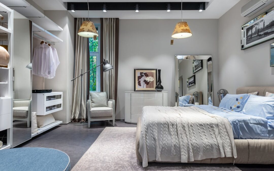 Jak ułożyć koc na kanapie? Praktyczne i stylowe pomysły